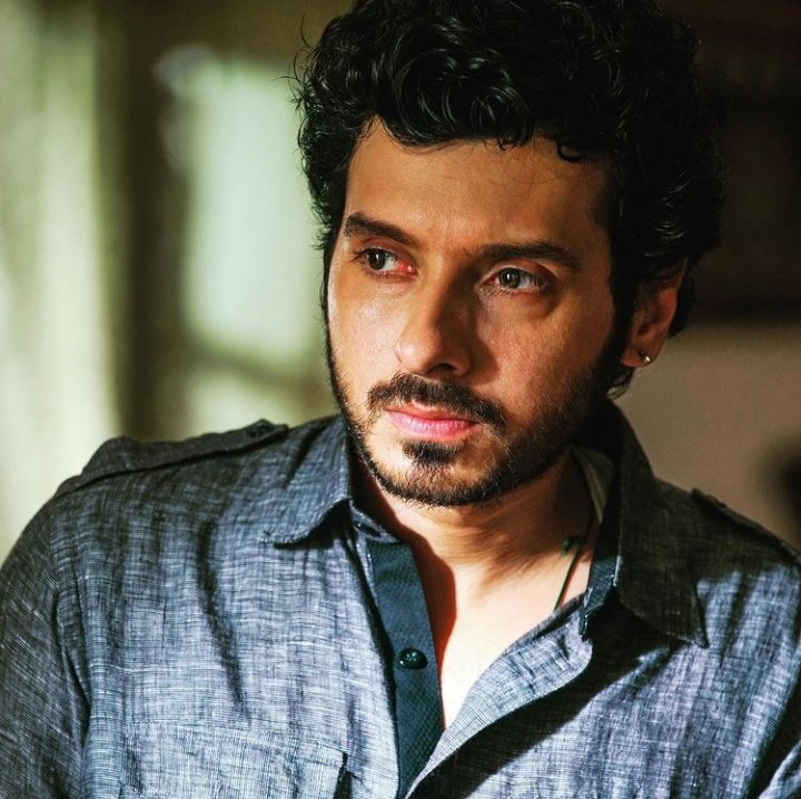 Divyendu Sharma Biography