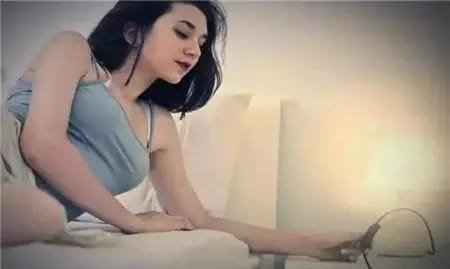 What harms the body when sleeping with the lights on