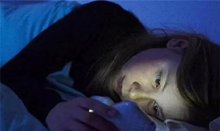 What harms of playing on mobile phones before going to bed